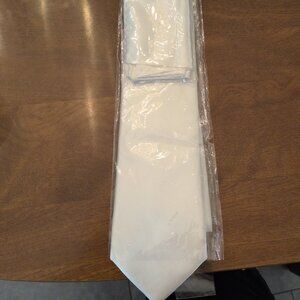 Paul Malone Men’s Silk Tie & Pocket Square Set – White – New